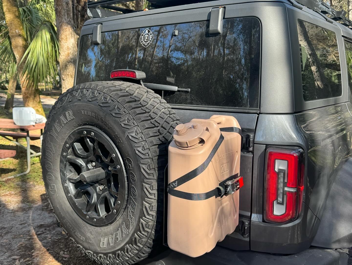 Ford Bronco Jerry can mounts on tailgate ideas? 77985395-43A6-4105-B732-BE9B58EB2146
