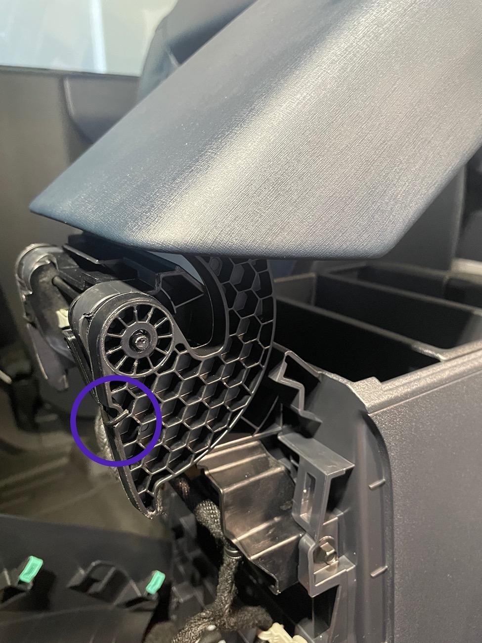 Ford Bronco DIY - Cheap Easy Modification of Central Console Lid (keeps lid open / upright) Center Console Assembly