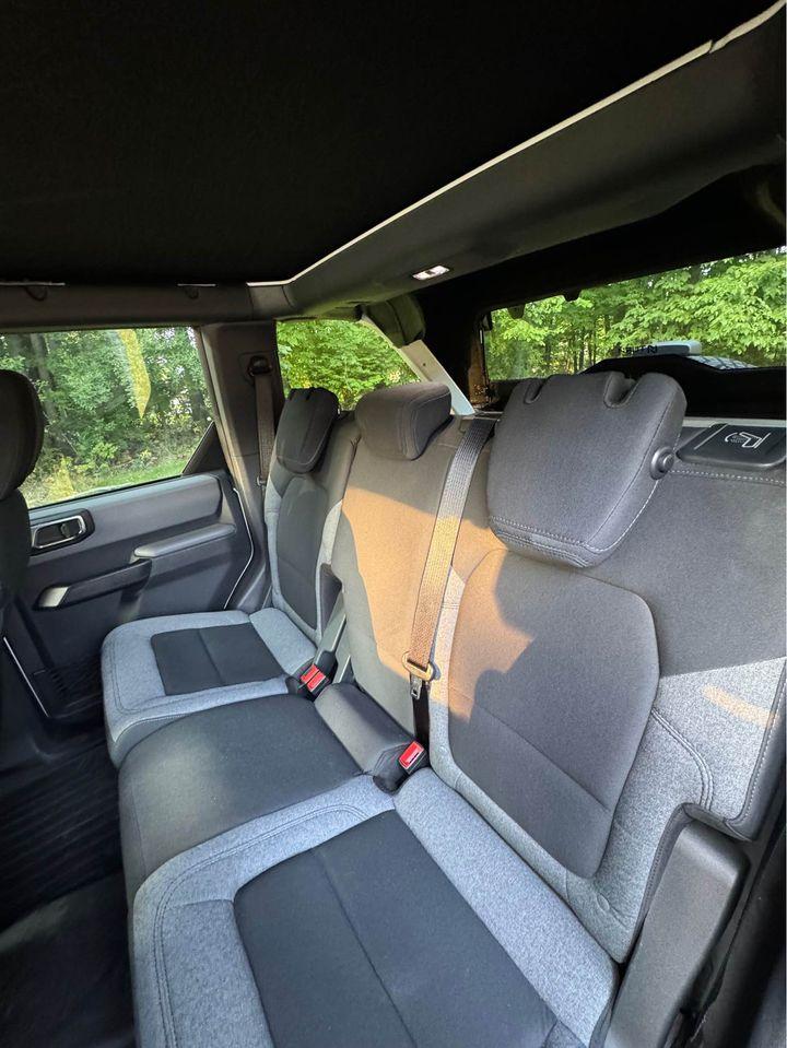 Ford Bronco *LOWERED! 2021 Base-Squatch 4-door 2.7L $39K 452382096_2194329954267732_2900003808198982226_n