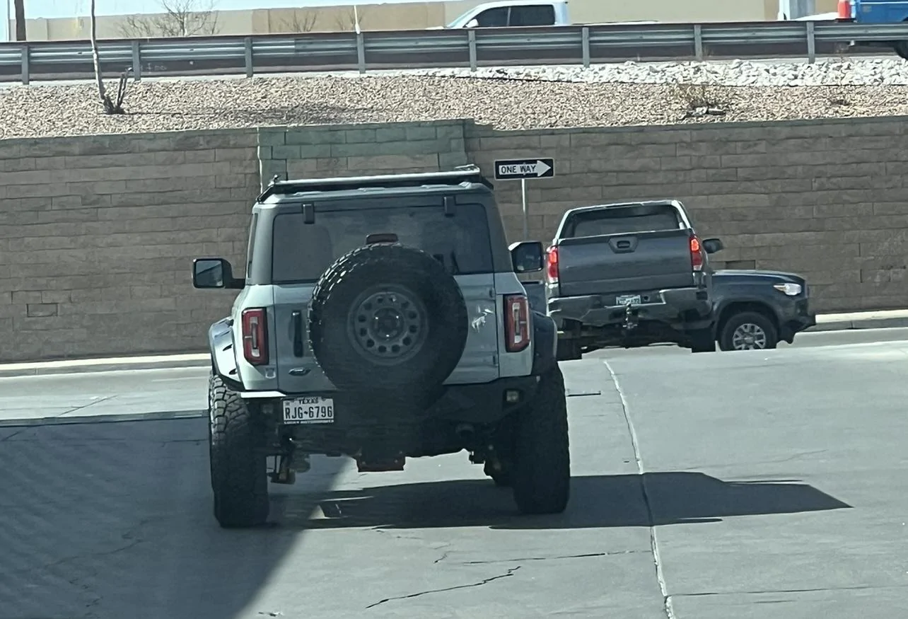 Ford Bronco Bushwacker Fender Flares? IMG_1203