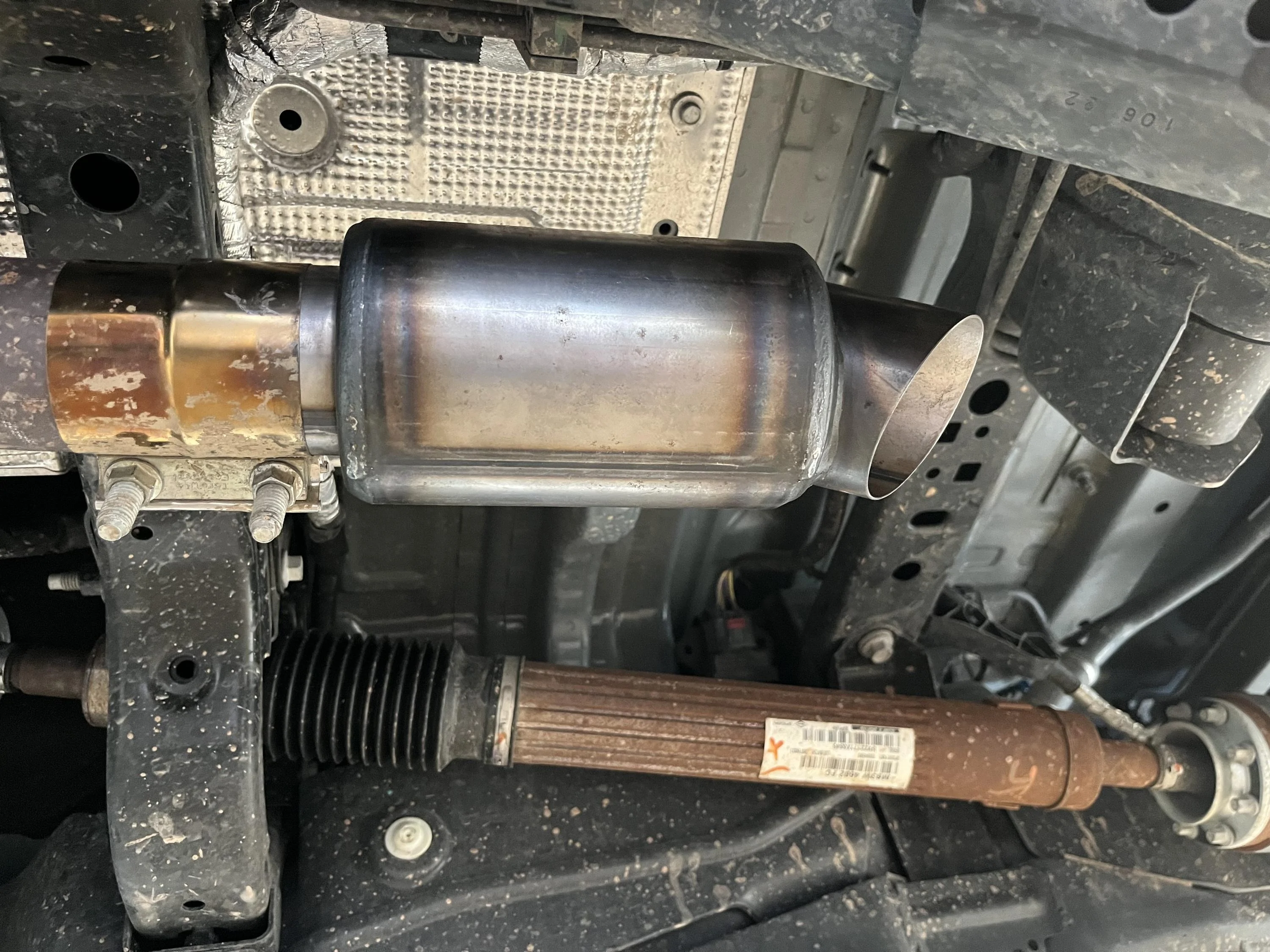 Ford Bronco 20 gallon auxiliary fuel tank installed! eRYSGZf