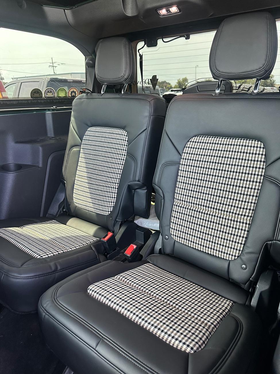 Ford Bronco Custom 2 door interior IMG_5177
