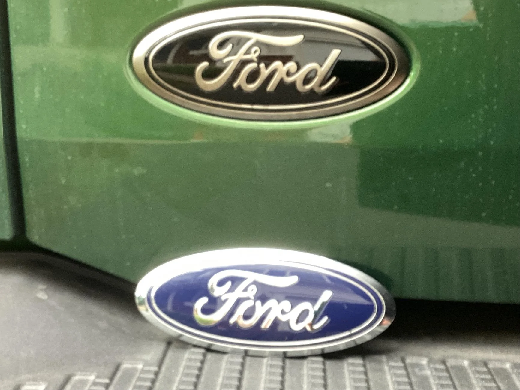 Ford Bronco Black oval emblem options? IMG_1435