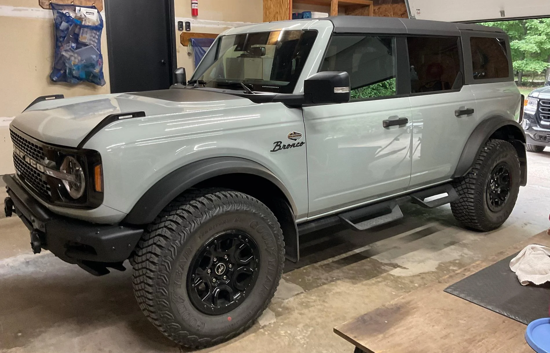 Ford Bronco Carbonized Gray w/Bronze wheels IMG_0131