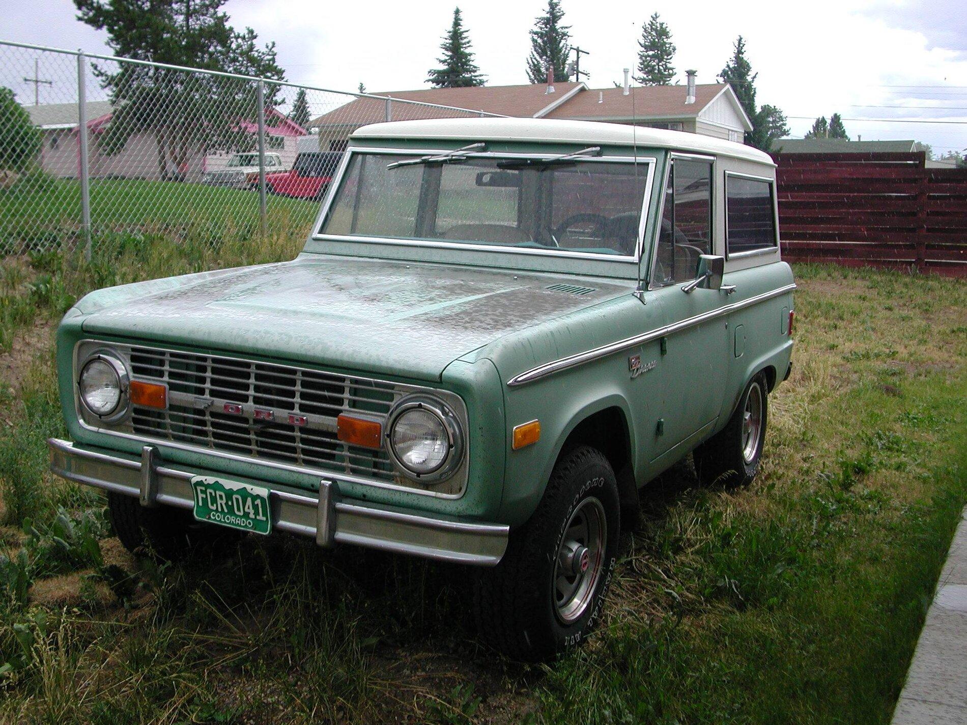 Ford Bronco Bronco cookies 50525882_10218128429591903_5938339856395534336_o