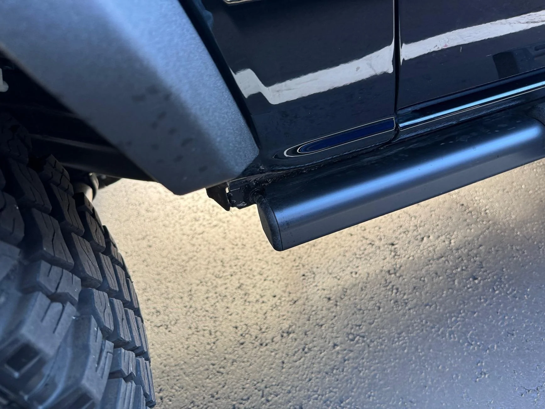 Ford Bronco Mud flaps that are compatible with the factory removable hoop step? 2