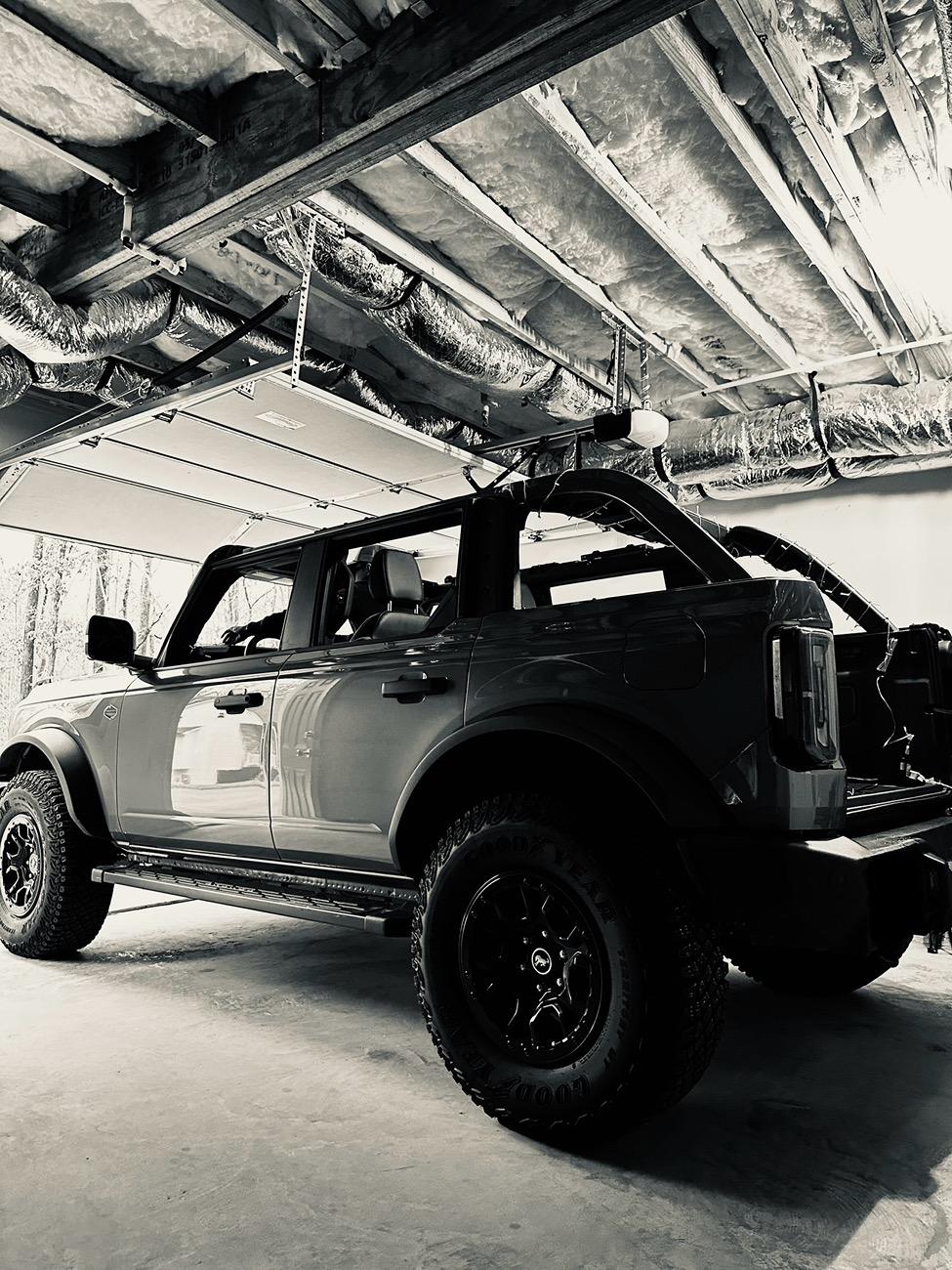 Ford Bronco CARBONIZED GRAY Bronco Club IMG_2072