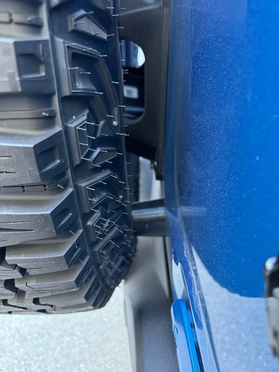 Ford Bronco Extending tailgate spare tire rubber bumper? IMG_1171
