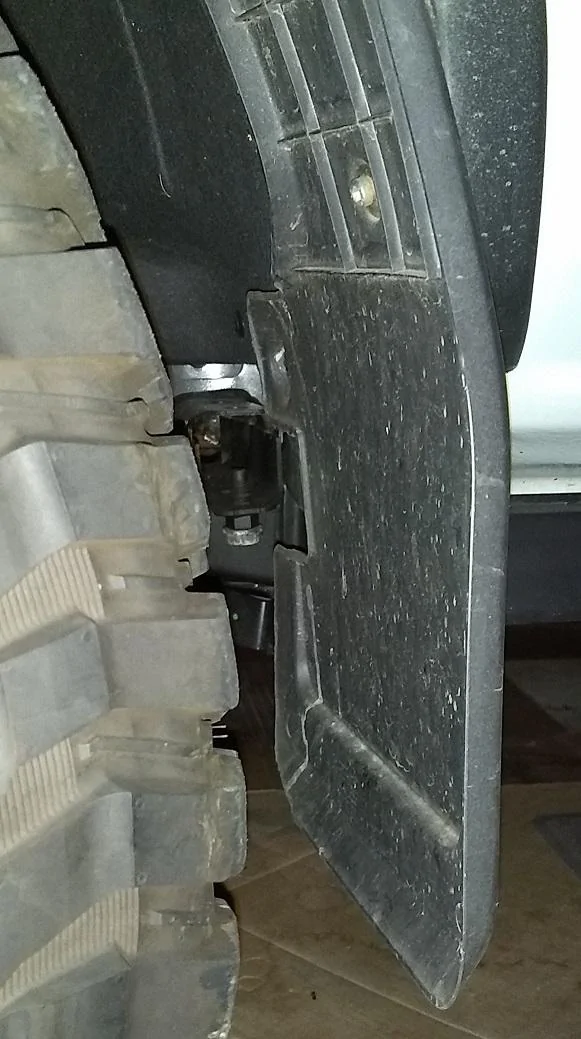 Ford Bronco Anyone have Mud Flap clearance issues with 0" offset Wheels on 35s on a Wildtrak? mudflap_ground1