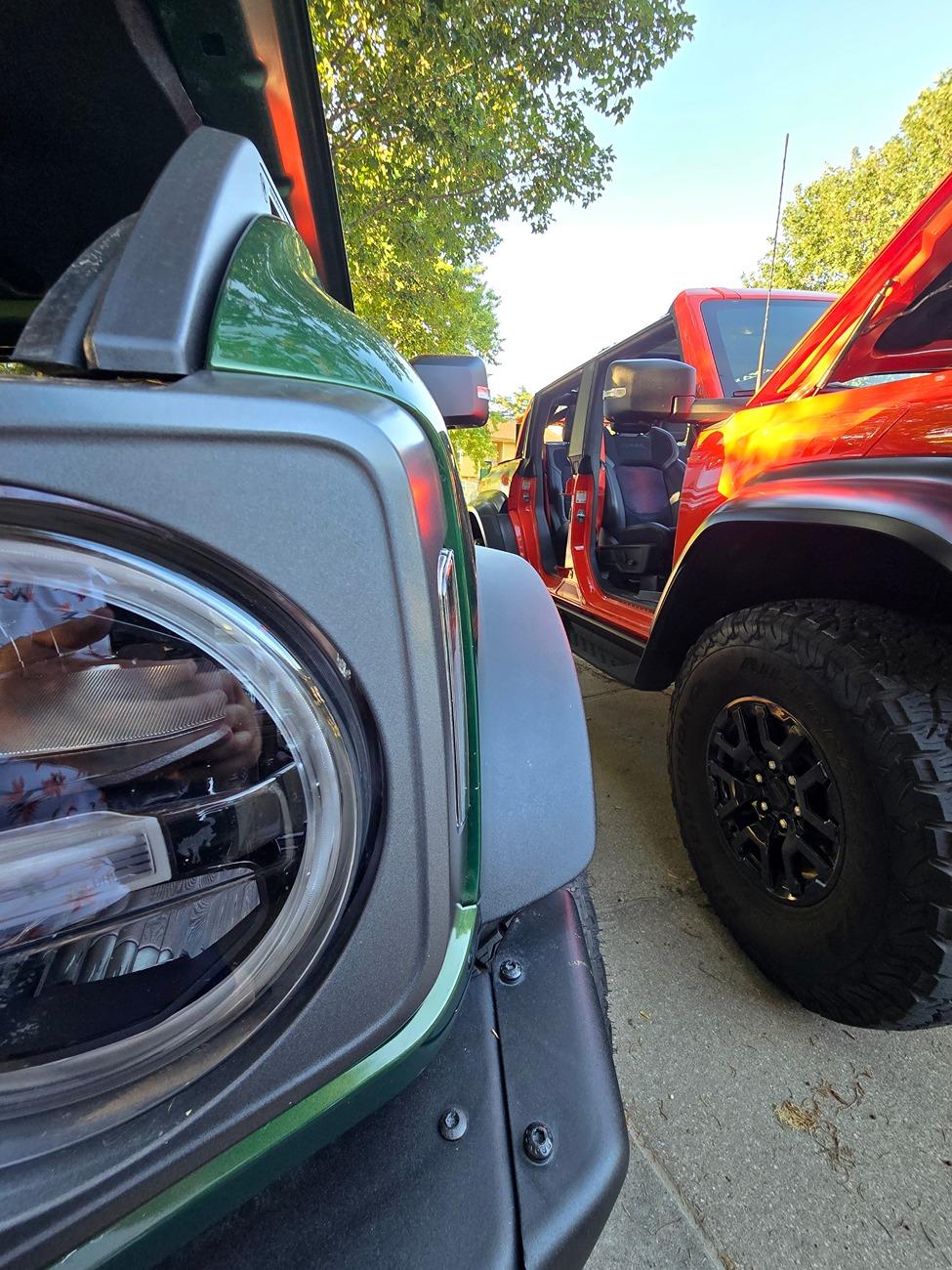 Ford Bronco Raptor hood on non-raptor Bronco? 1000014452