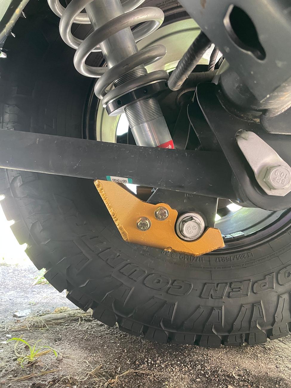 Ford Bronco Eibach 2.0 compatible shock skids - MetalCloak? IMG_6715