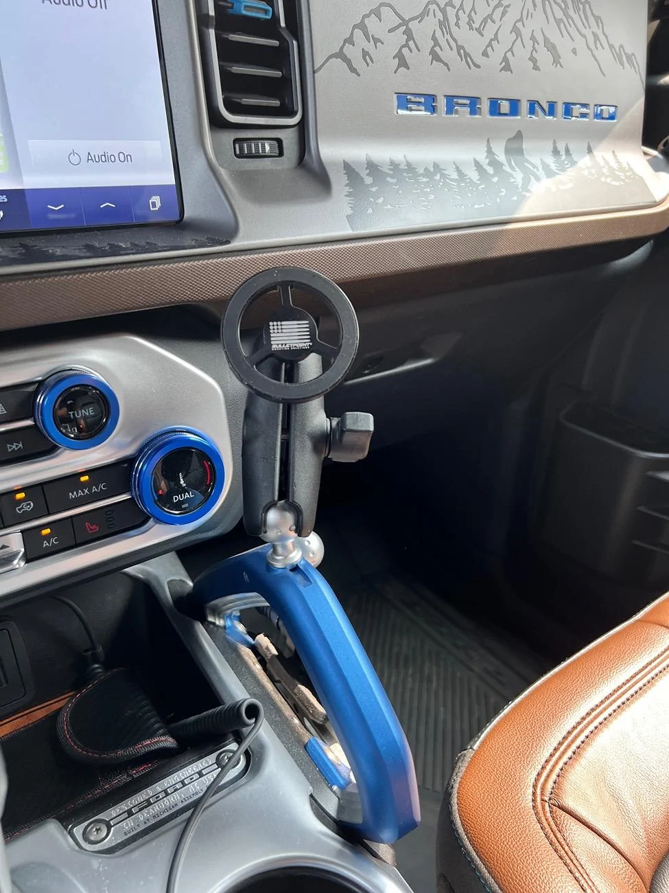 Ford Bronco Phone Mount magsafe IMG_2454