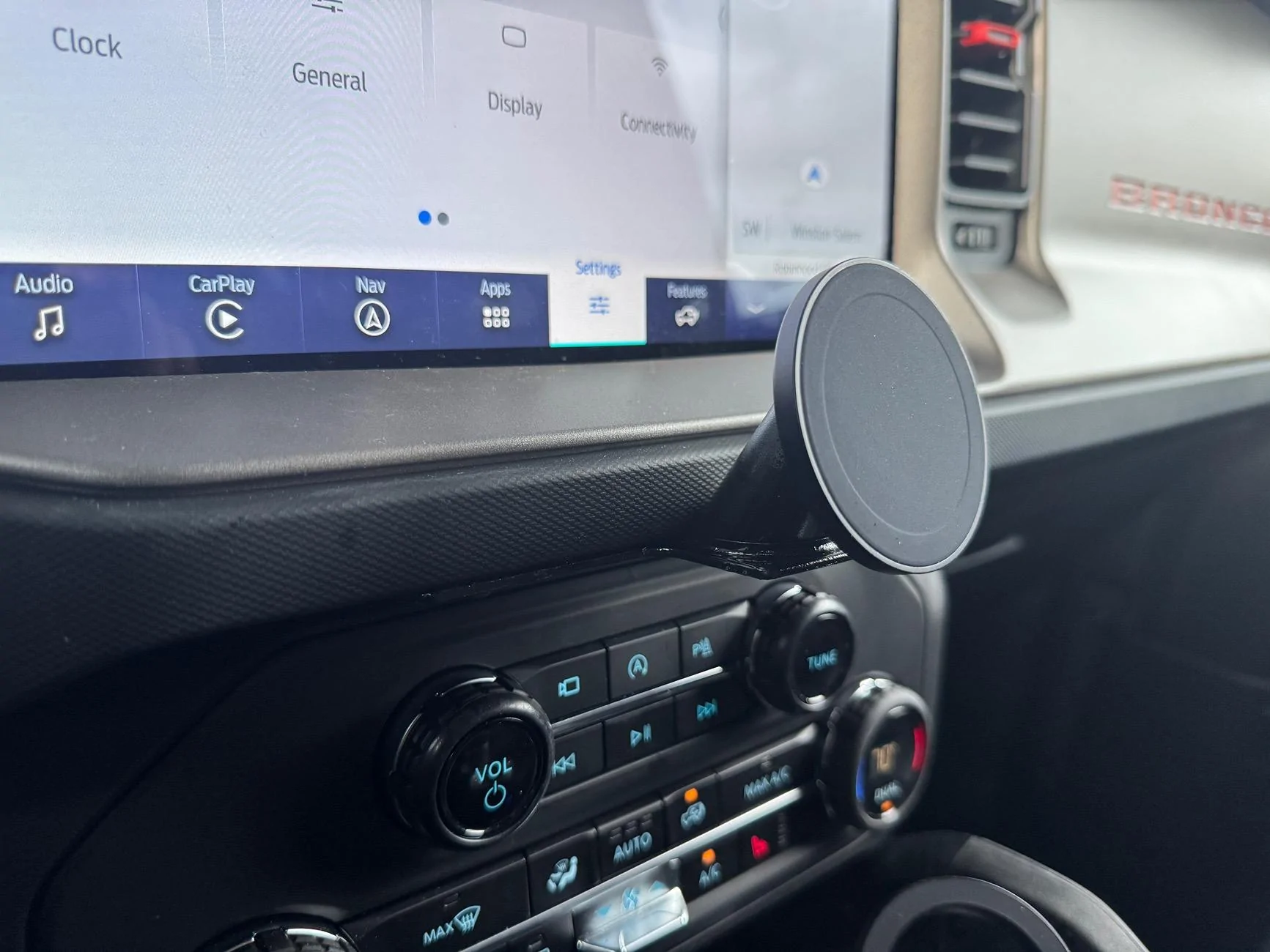 Ford Bronco Phone Mount magsafe IMG_9183
