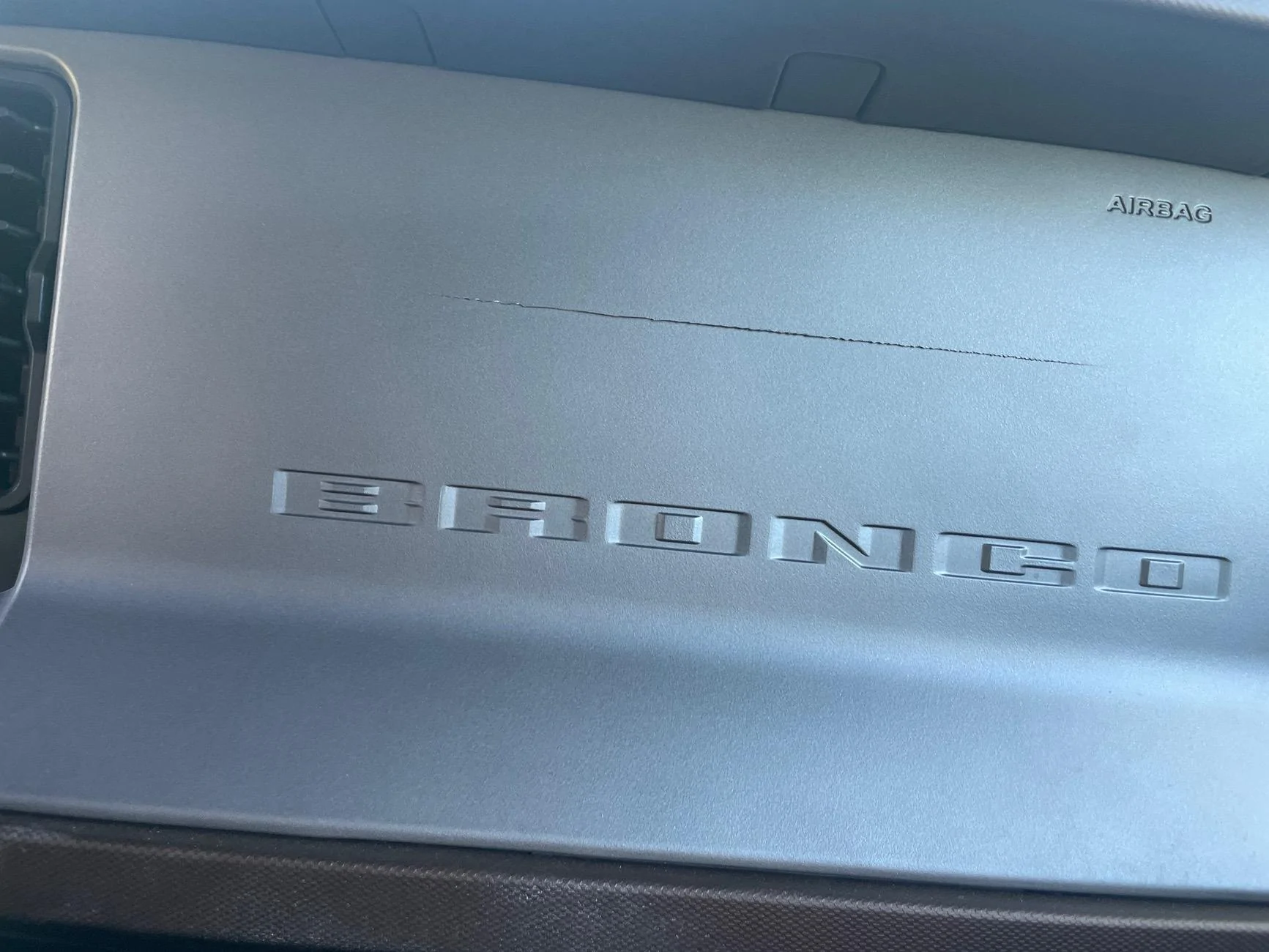 Ford Bronco Crack in Dash IMG_5407