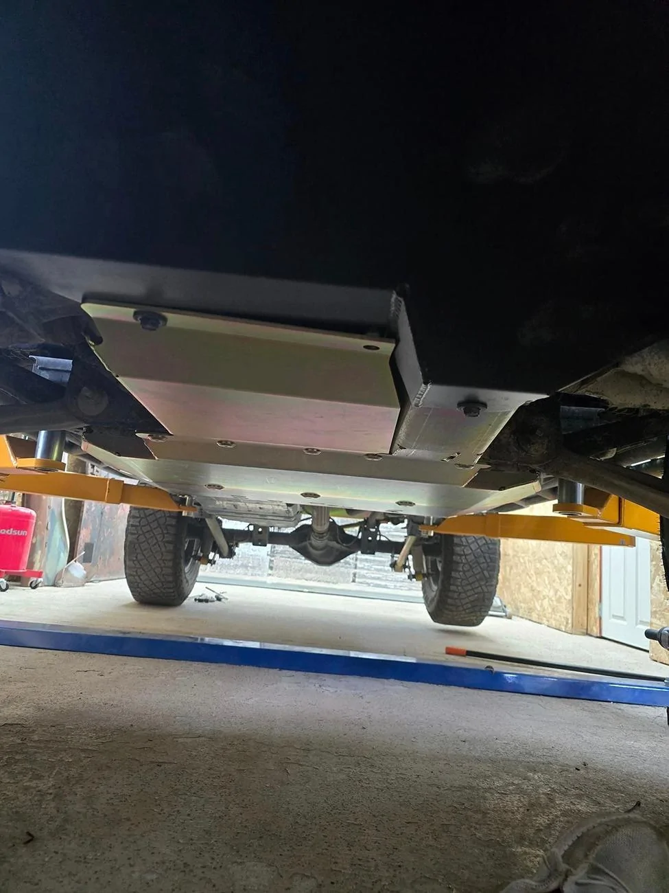 Ford Bronco PSA - Get a transmission skid plate or replace the plastic pan 456044574_10229581898986118_2319323300785499623_n
