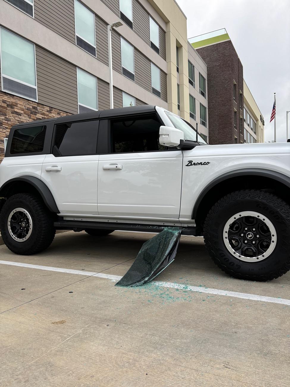 Ford Bronco Unbelievable Luck. Glass Replacement IMG_7884