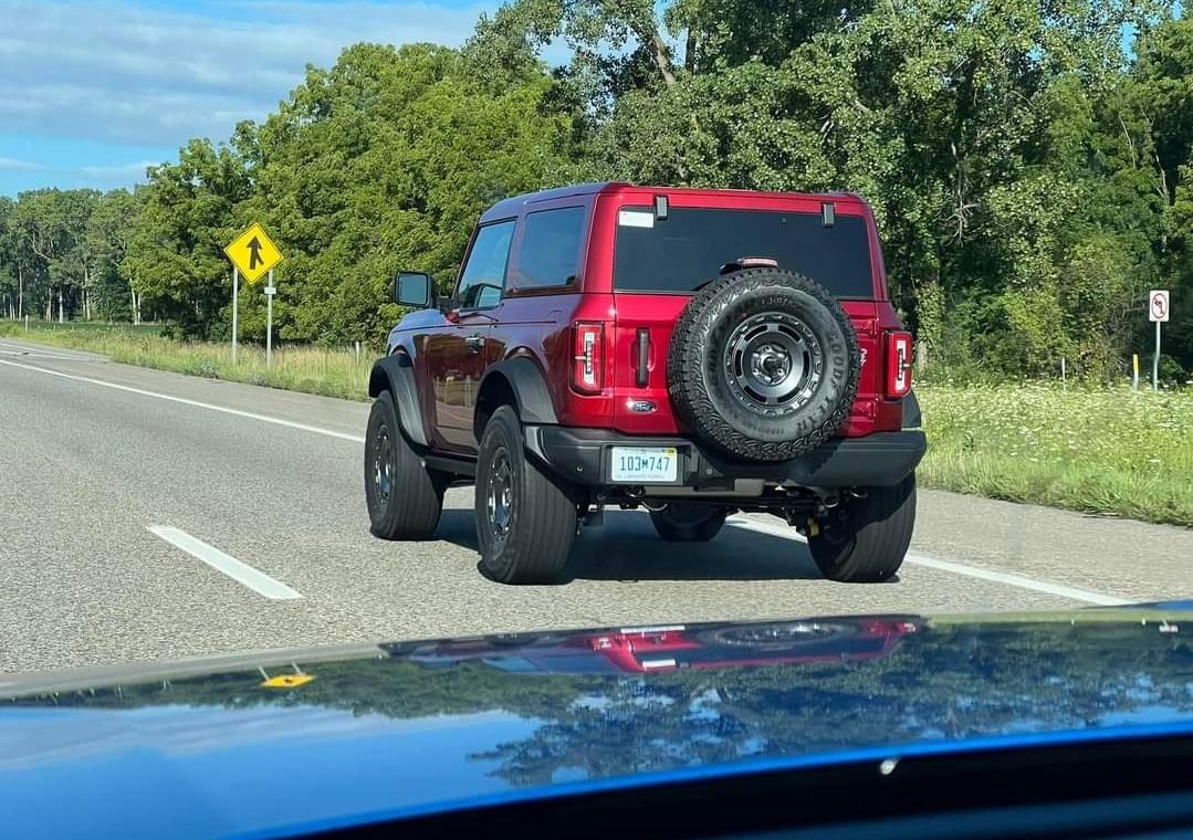 Ford Bronco Spotted Painted Hardtop (with manufacturer plates) for MY25 Bronco? Screenshot_20240820_132201_Facebook