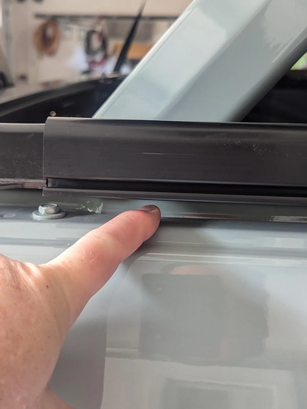 Ford Bronco Soft top frame height difference Passenger side w-Finger
