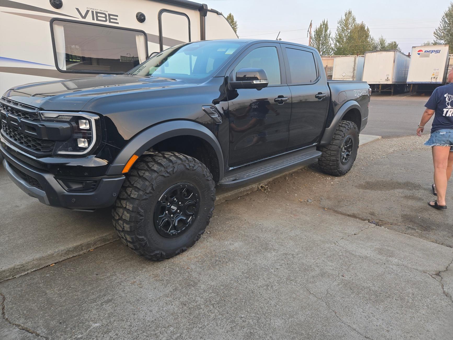 Ford Bronco Bronco vs Ranger6G steering and handling comparision. 20240808_200637