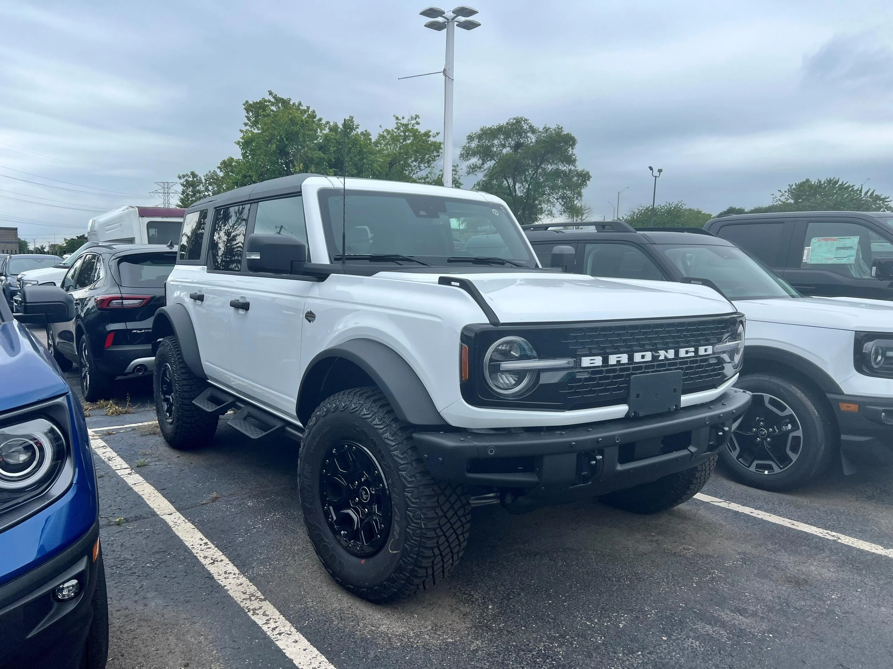 Ford Bronco New Kid on the Block RwdAOpR