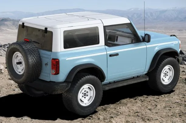 Ford Bronco Robin's Egg Blue or Azure Gray? RobinsEgg_rear