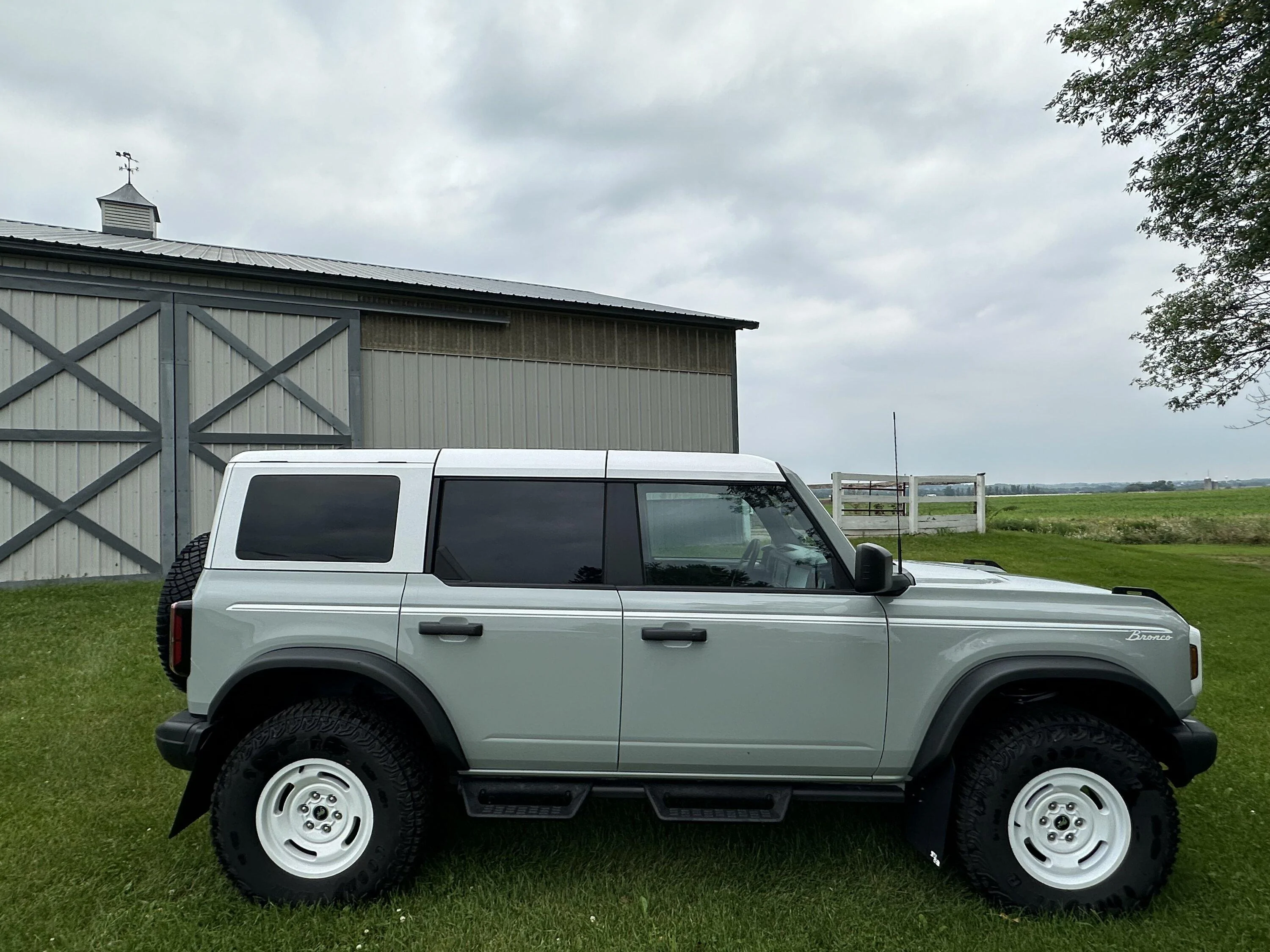 Ford Bronco 2023 Bronco Heritage 4D 7MT IMG_1995