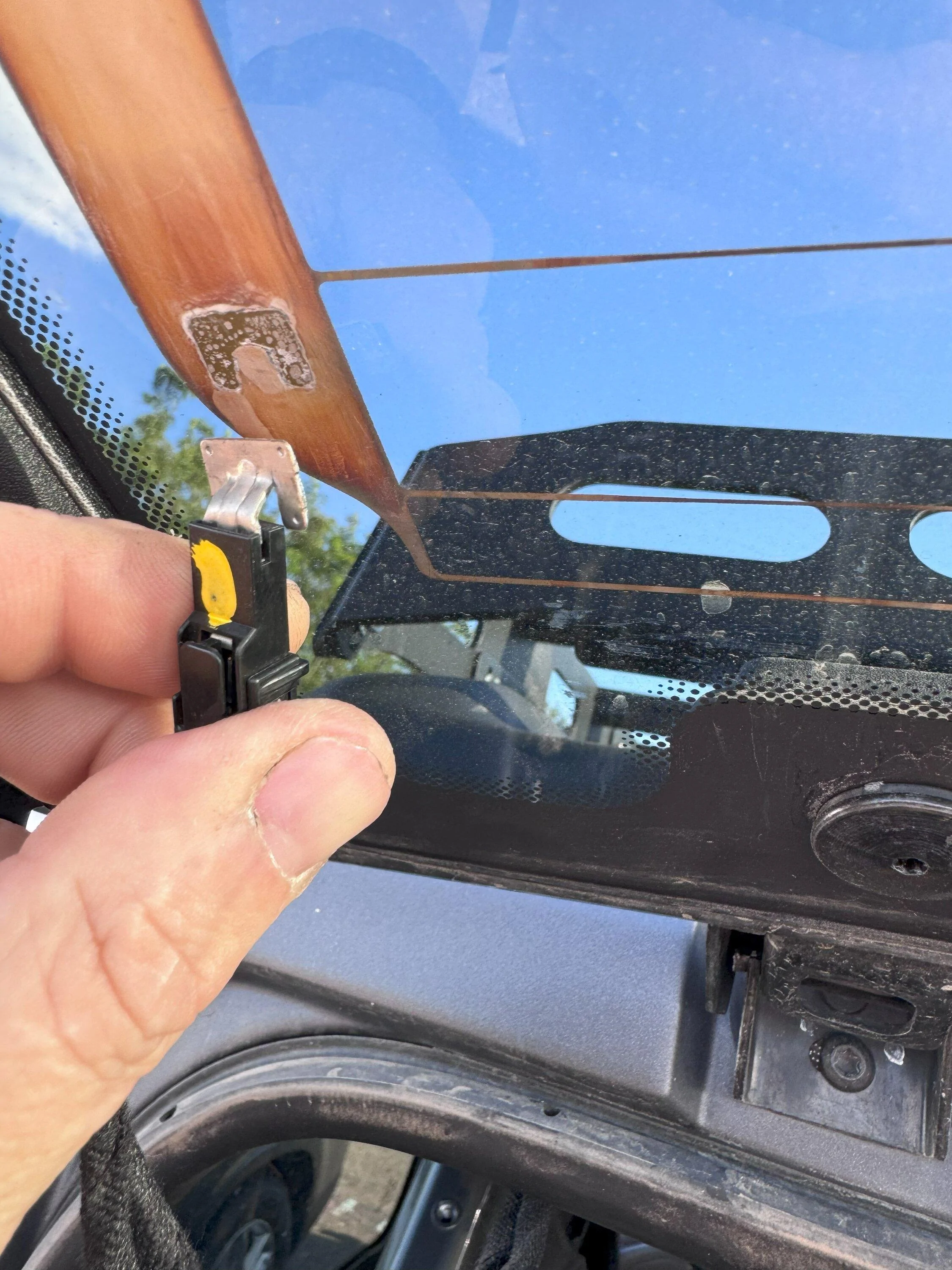 Ford Bronco Rear window defrost wire detachment rear window defrost1