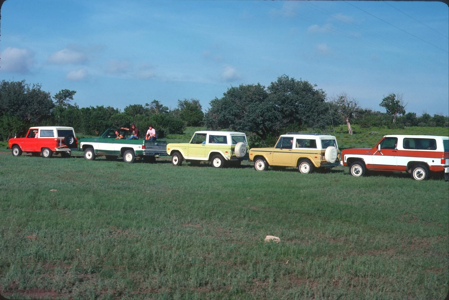 Ford Bronco HERITAGE EDITION Bronco Club 71382059-SLD-004-0039