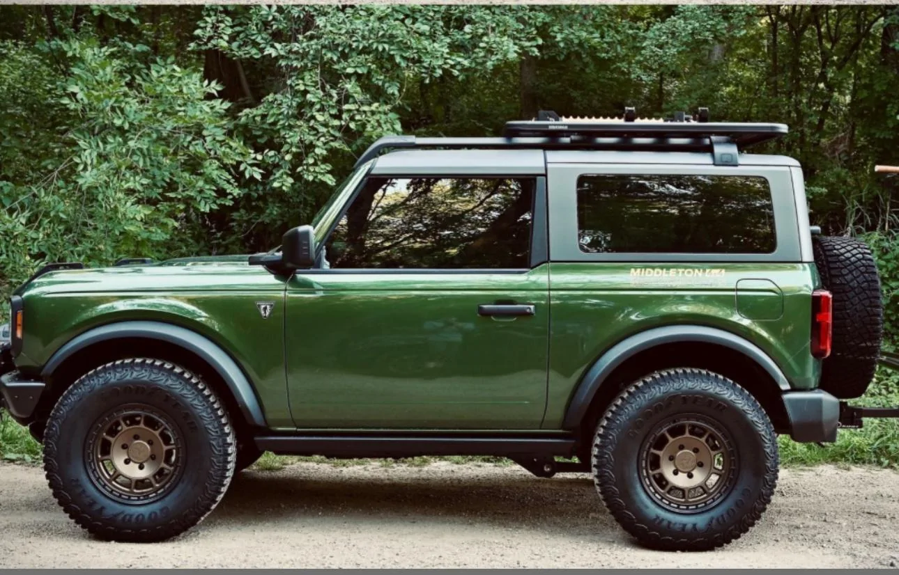 Ford Bronco Need help to ID wheel please IMG_4255