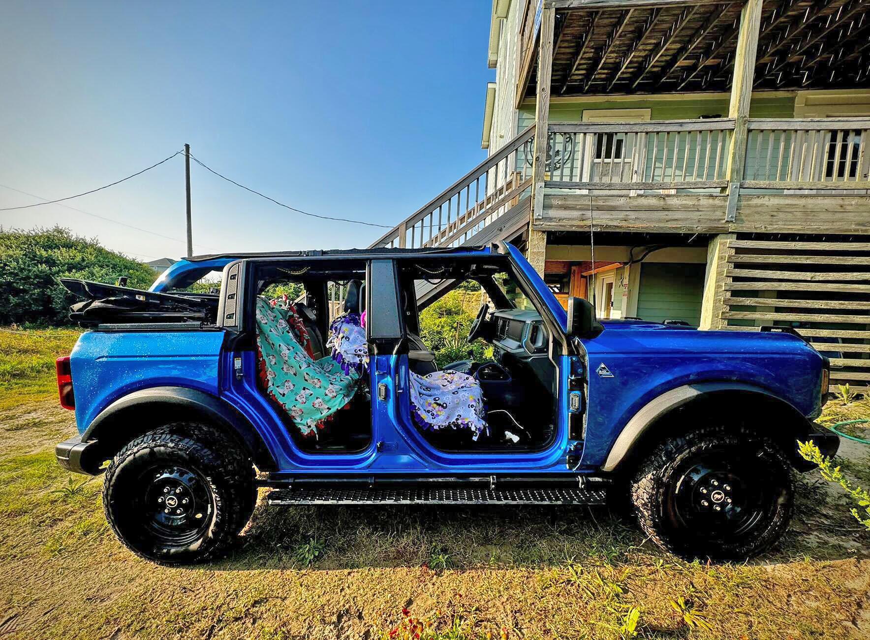 Ford Bronco COMBO REVIEW - Carova OBX Sand Vaca / Mockins XL Cargo Tray / Draw-Tite Hitch 1725502208452-mn