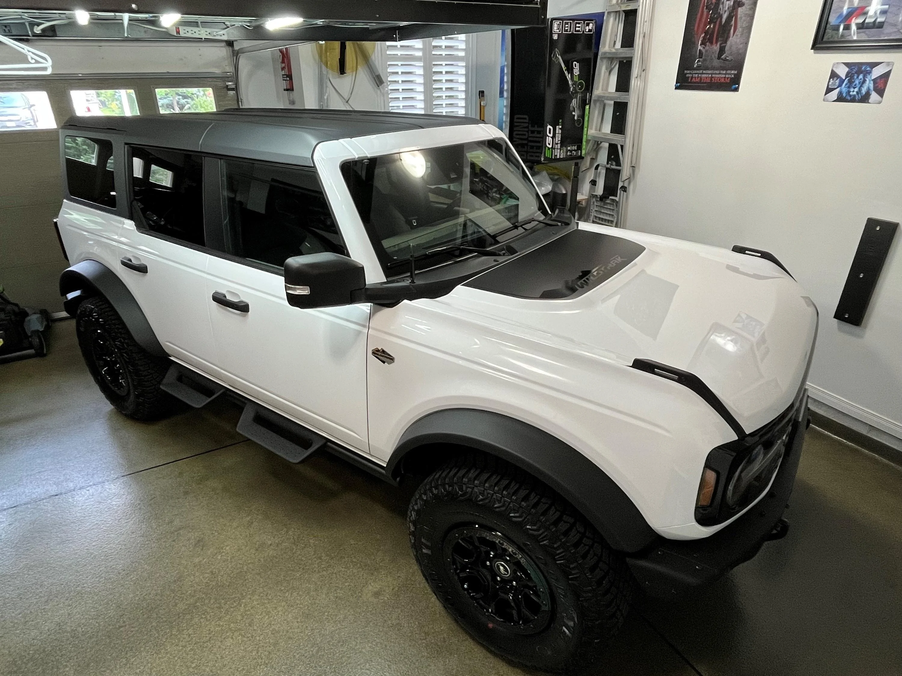 Ford Bronco New Kid on the Block ZxmzN4l