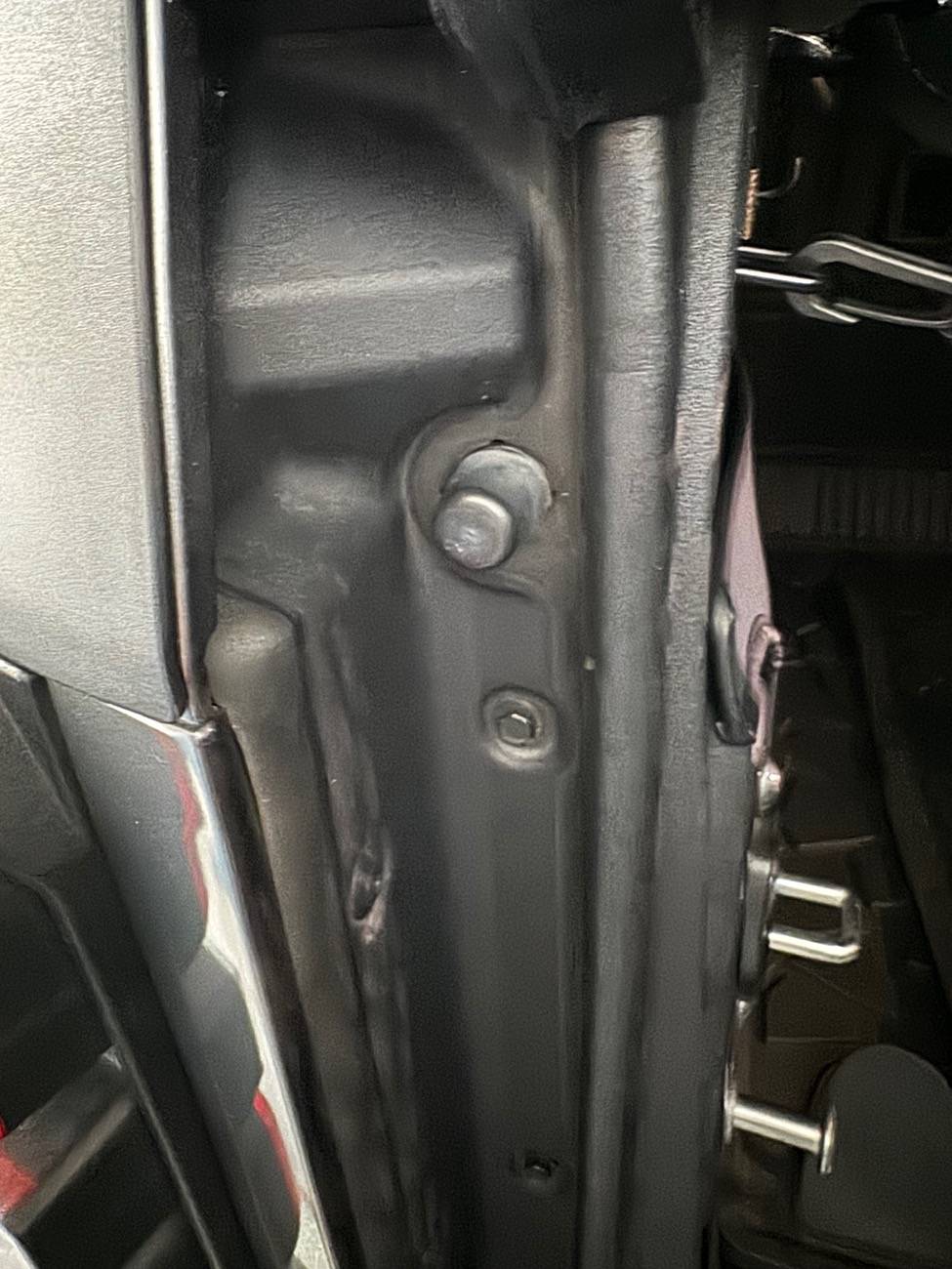 Ford Bronco Yet another tailgate rattle thread IMG_0757