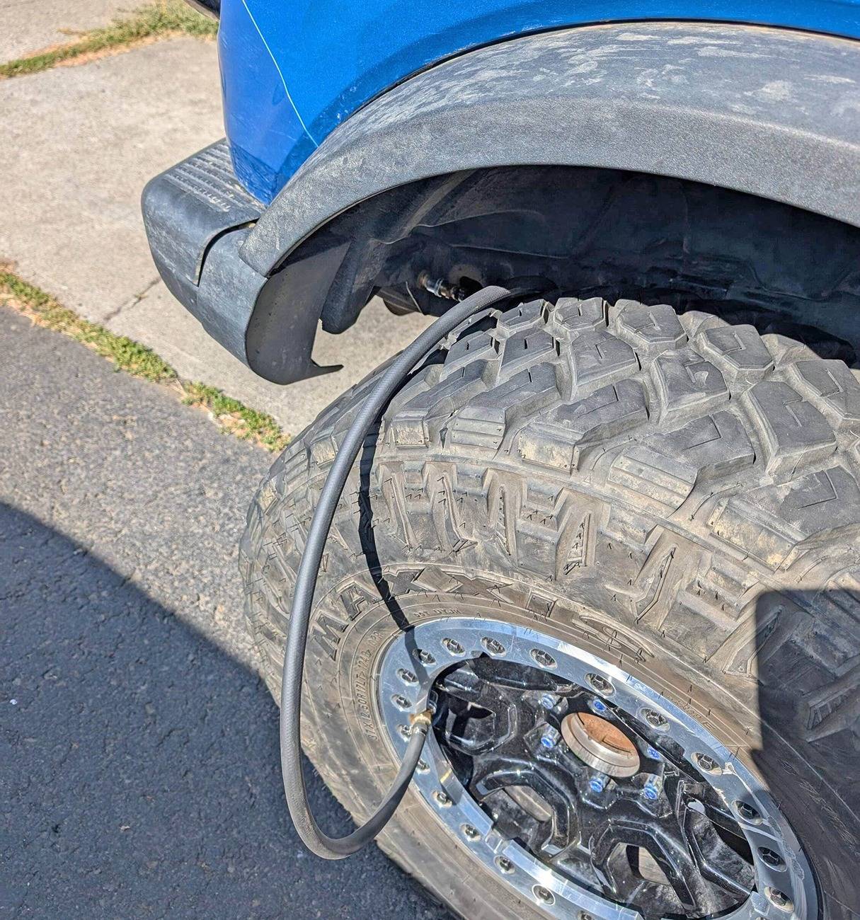 Ford Bronco 4 way hoses are old news... built a permanent on-board air hose PXL_20240913_201618522 (1)