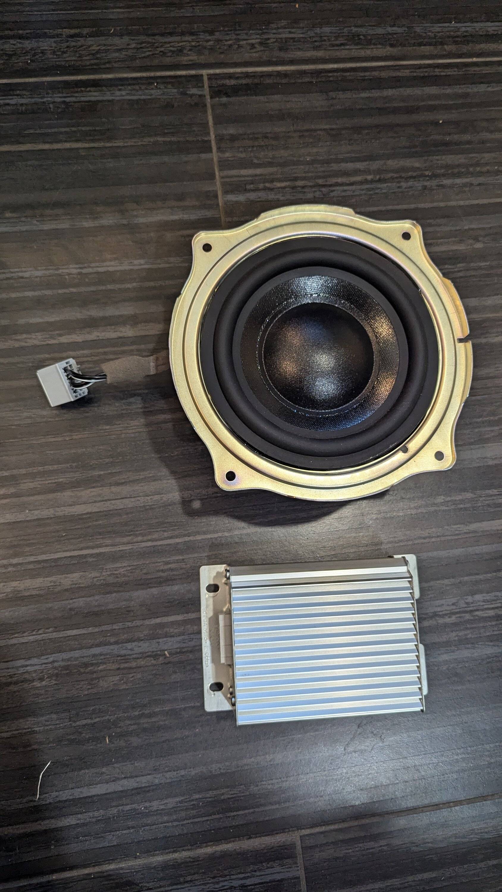 Ford Bronco *FREE* Factory sub and sub amp PXL_20240913_210307619