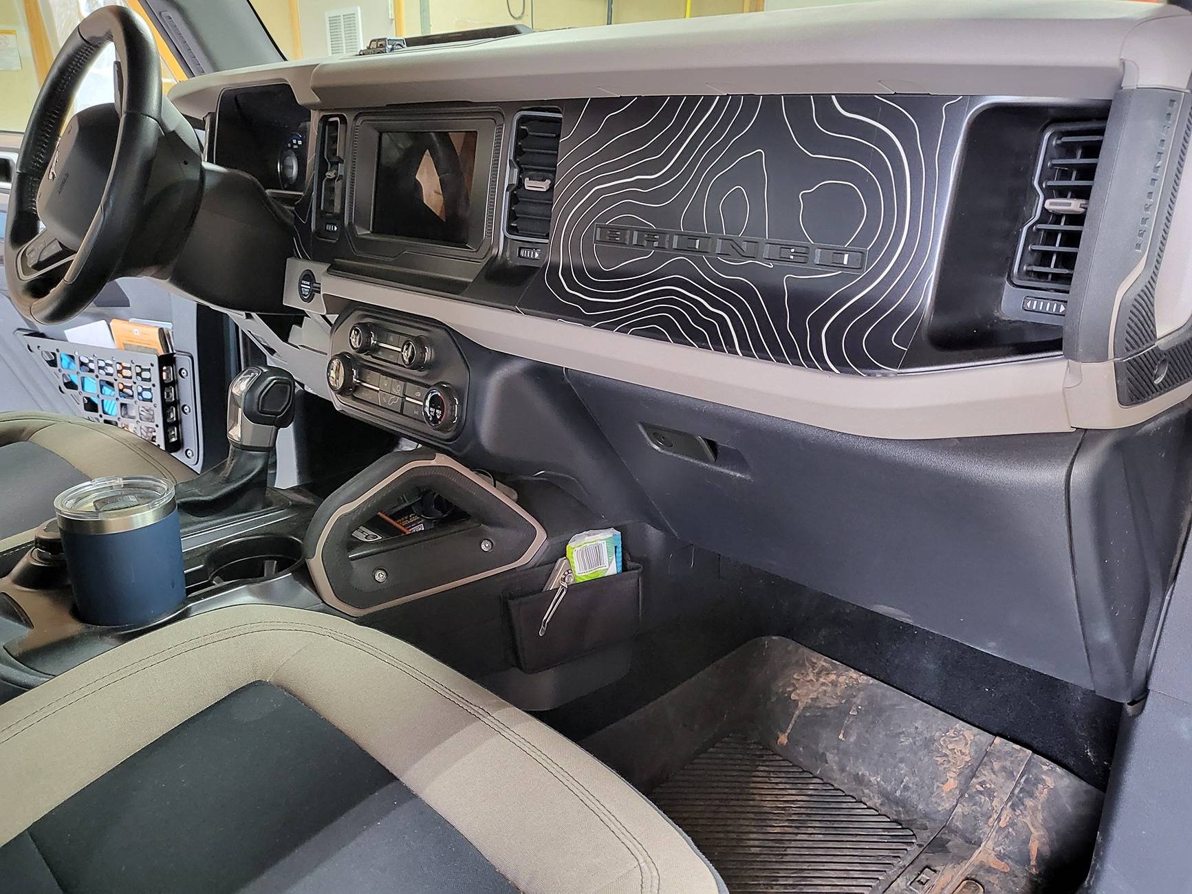 Ford Bronco 2024 Wildtrak interior handle swap (from standard blue color) - pics 20240825_153327