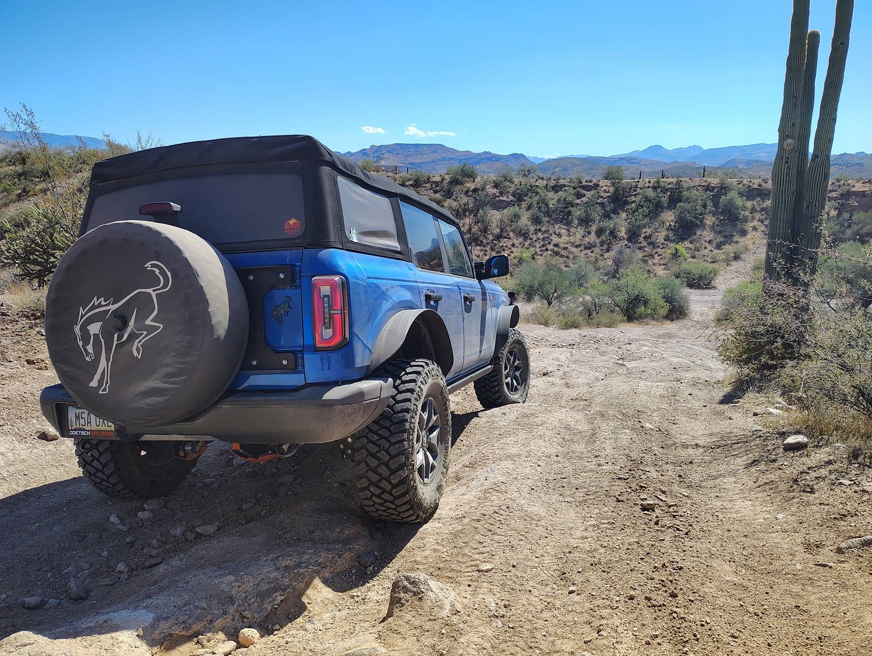 Ford Bronco VELOCITY BLUE Bronco Club 1000005556