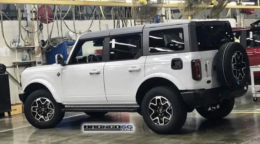Ford Bronco All models step in/over height 1B8E5882-BF12-4CE0-93DD-E68D64EB3250