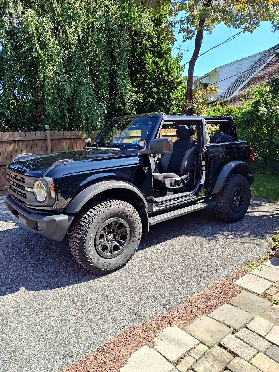 Ford Bronco Two-Door v. Four-Door numbers 1000005292