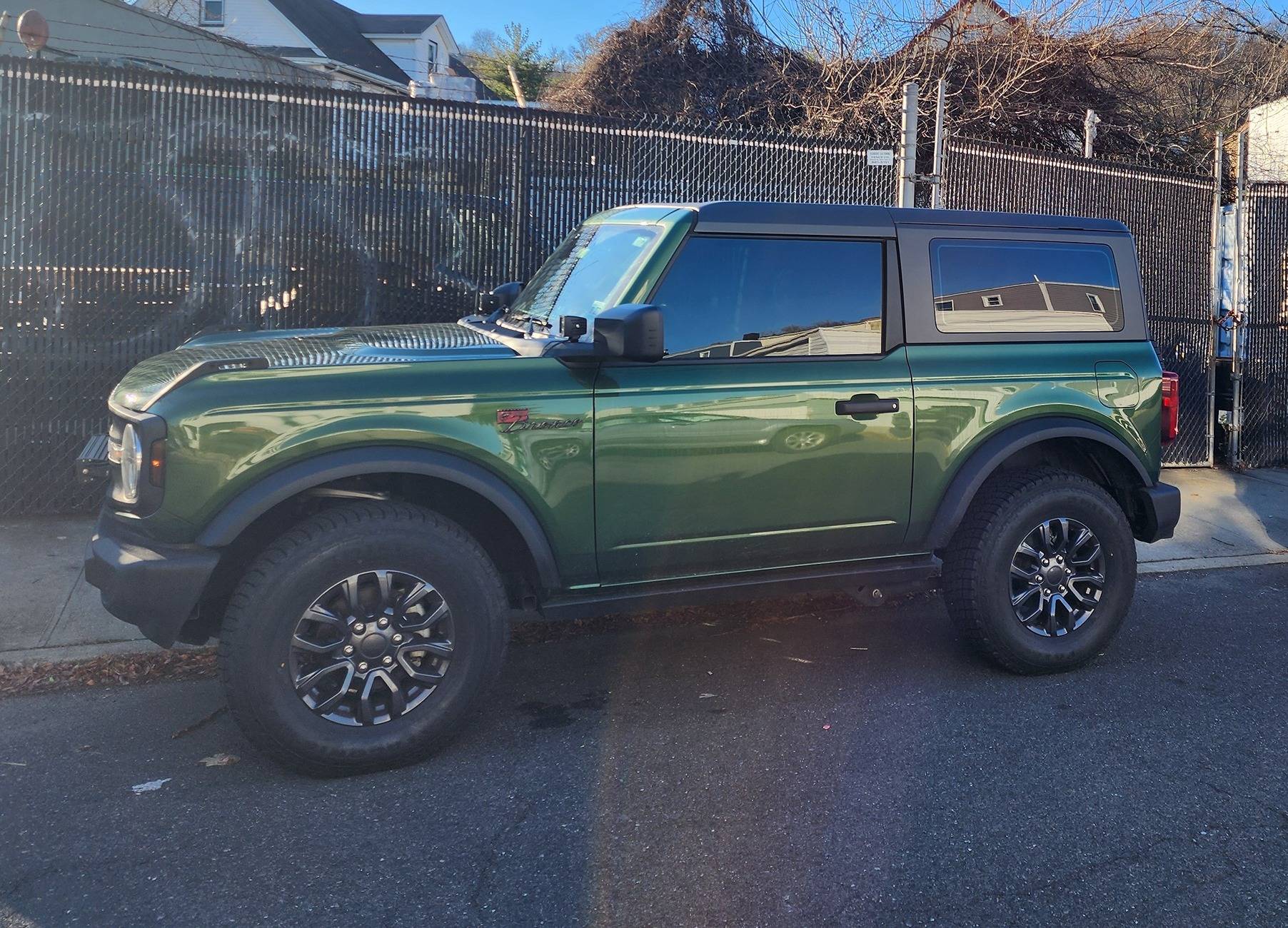 Ford Bronco Base Bronco VS. Base Jeep JT/JL comparison 20231214_142704