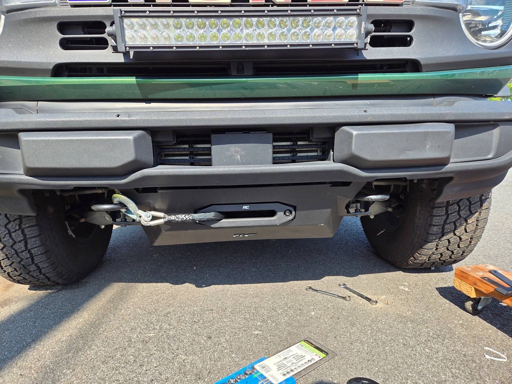 Ford Bronco Base Bronco VS. Base Jeep JT/JL comparison 20240914_103615
