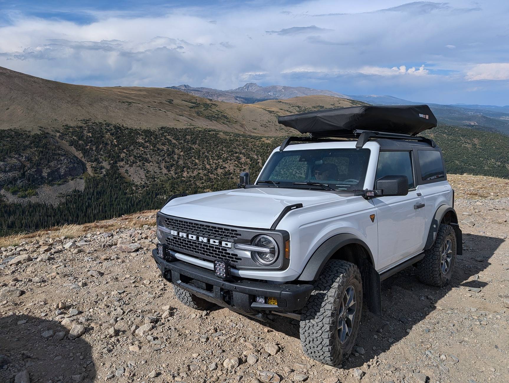 Ford Bronco Sydney, the Oxford White 2024 2dr Badlands 7MT PXL_20240908_214416594