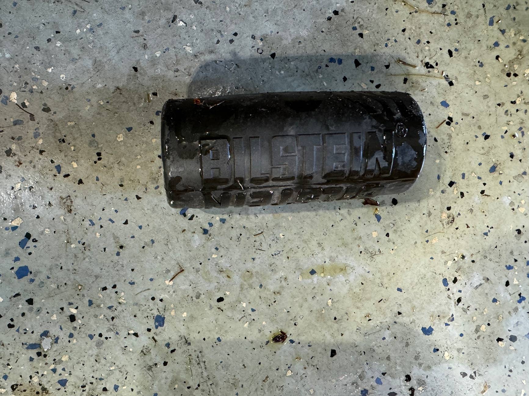 Ford Bronco Bilstein shock reservoir FELL OFF!! IMG_8975