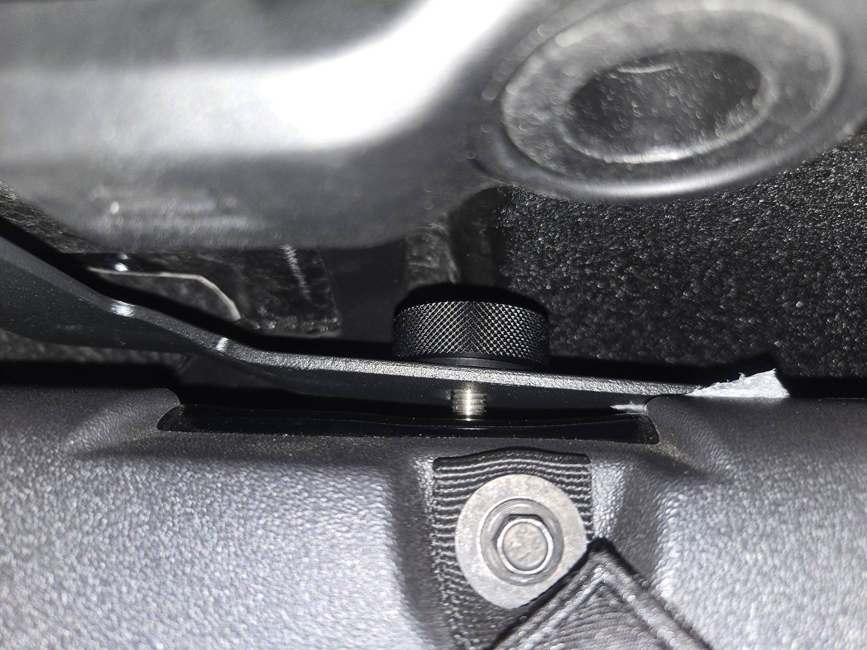 Ford Bronco Hardtop Thumb bolt question 20240921_190019