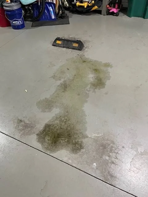 Ford Bronco 2022 Base Squatch 2.7 - Oil Leak bronco oil leak1