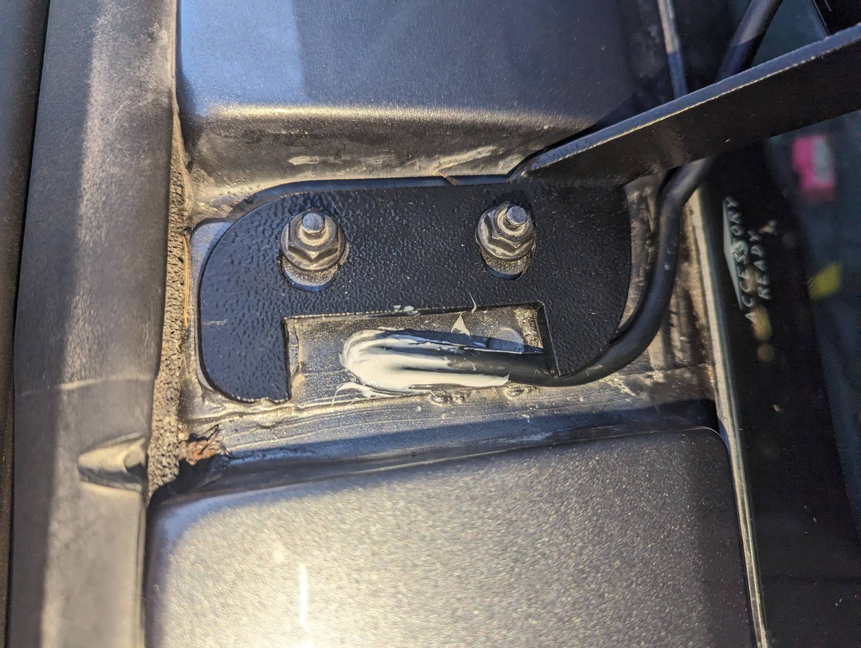 Ford Bronco Lightbar grounding PXL_20240319_021704902.jpg_compressed.JPEG