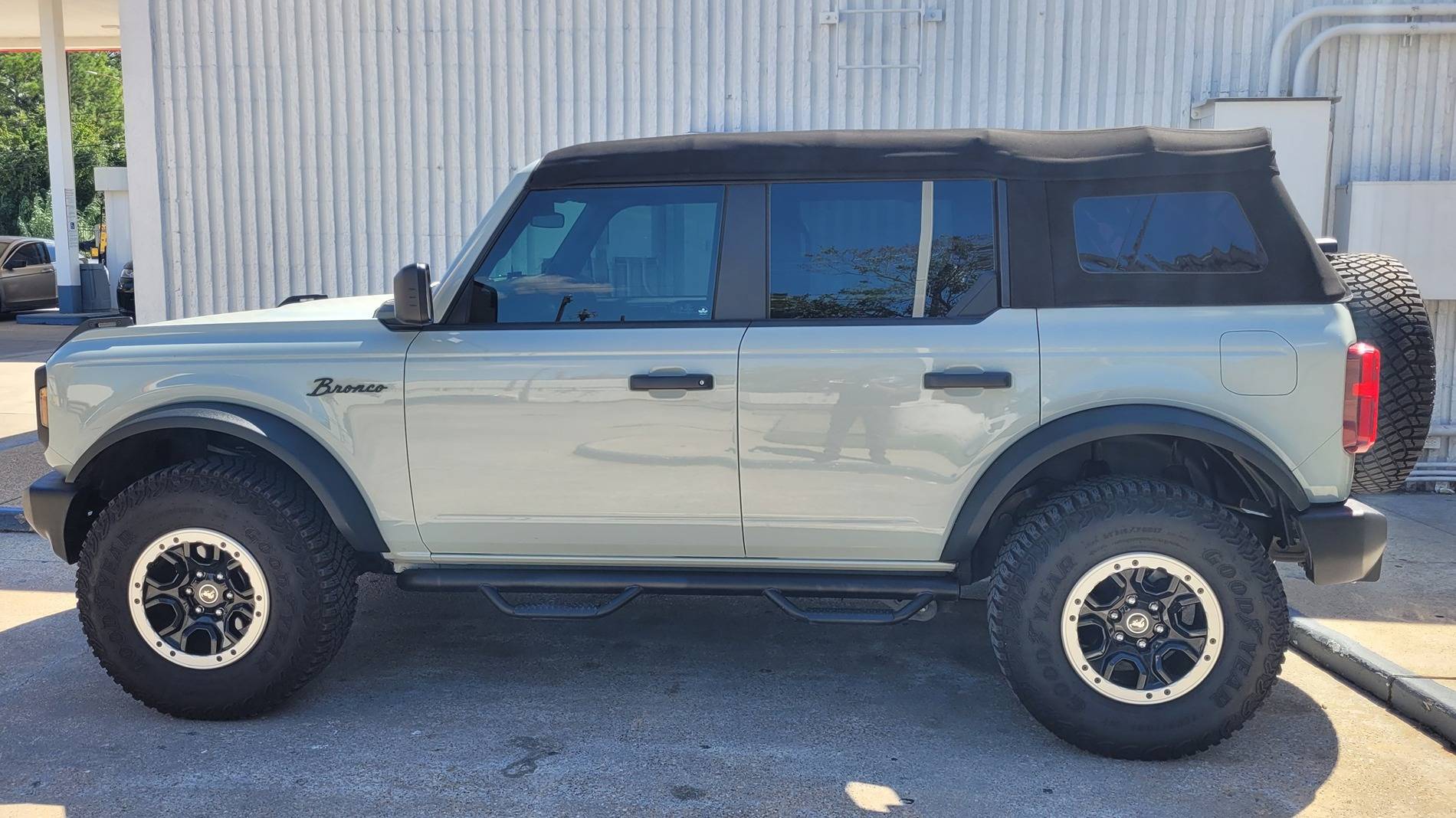 Ford Bronco myTop Electric Automatic Retracting Top made for the Bronco! 20240926_143702