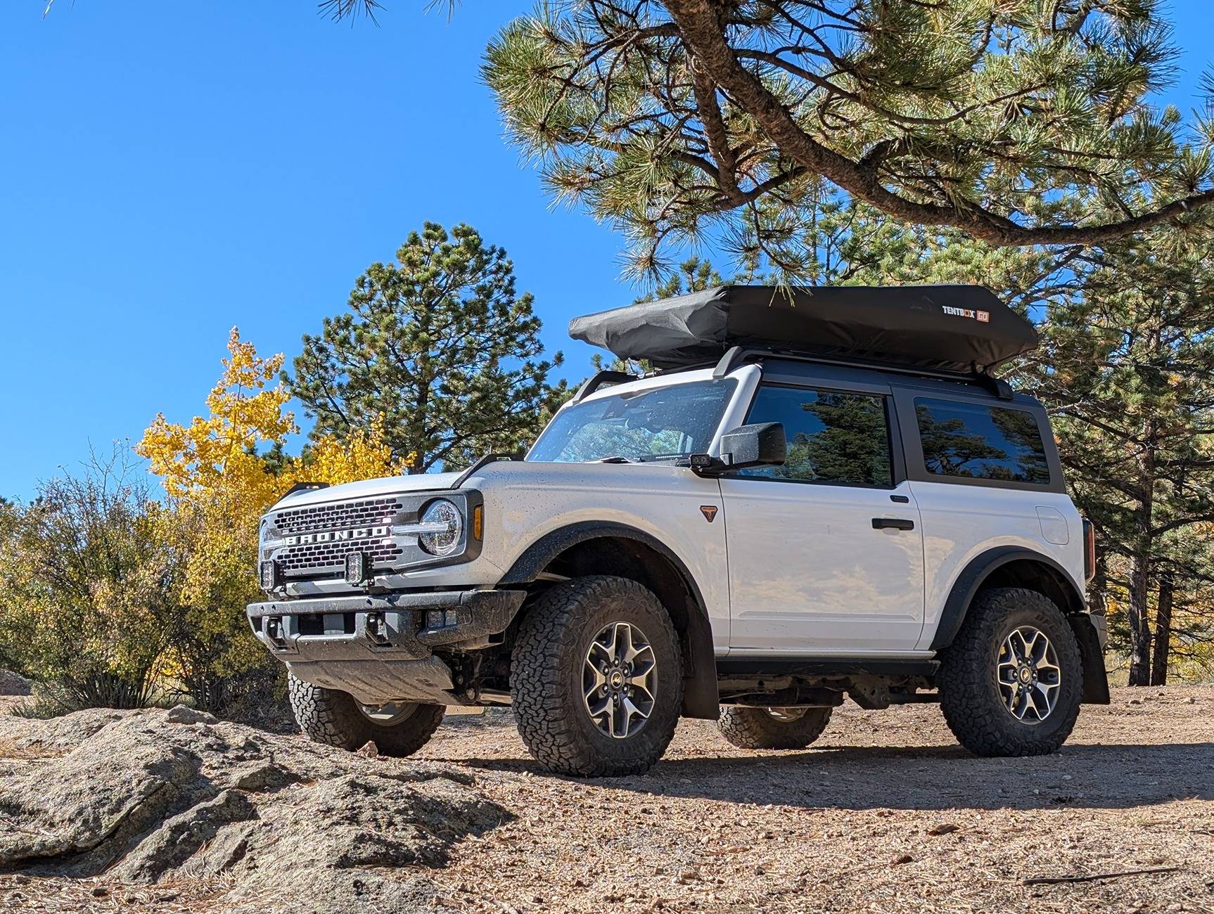 Ford Bronco Sydney, the Oxford White 2024 2dr Badlands 7MT PXL_20240924_223122352