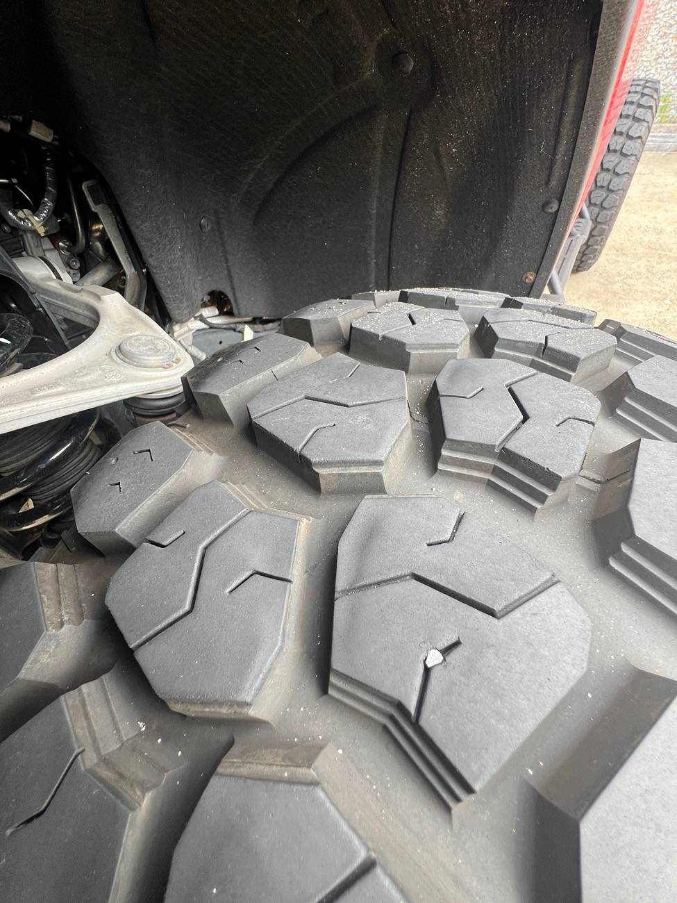 Ford Bronco Losing tread in the middle IMG_4660