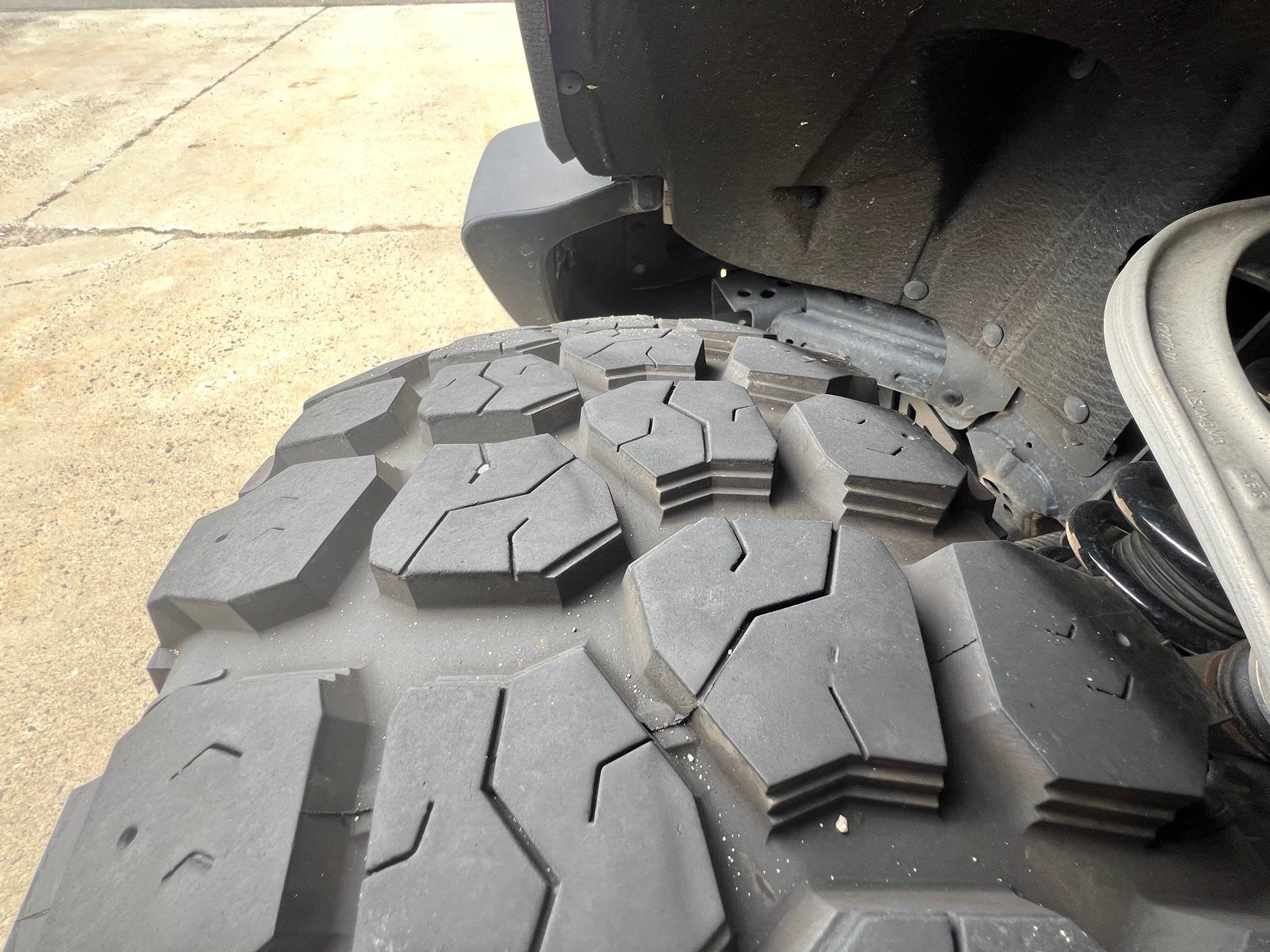 Ford Bronco Losing tread in the middle IMG_4653