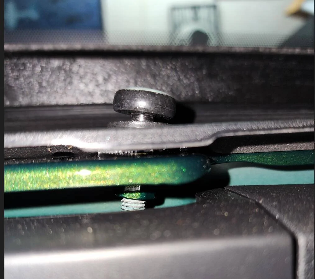 Ford Bronco Stripped Hardtop Thread from Factory - Suggestions ? Hardtop fastener Issu
